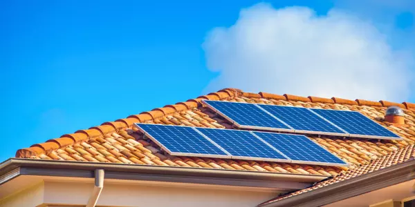 feature image of Is Solar Worth It in Arizona? Why Homeowners Should Think Twice Before Installing Panels