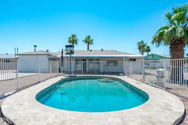 116 N Jade Circle, Mesa, AZ 85201