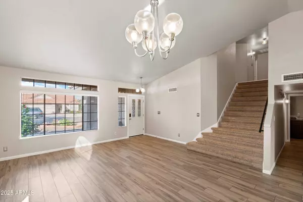 5255 E GREENWAY Circle, Mesa, AZ 85205