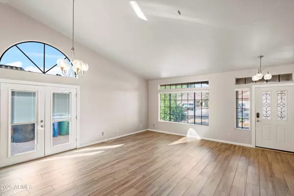 5255 E GREENWAY Circle, Mesa, AZ 85205