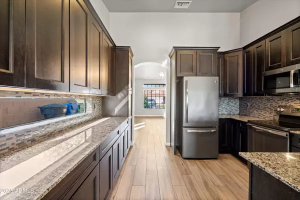 5255 E GREENWAY Circle, Mesa, AZ 85205