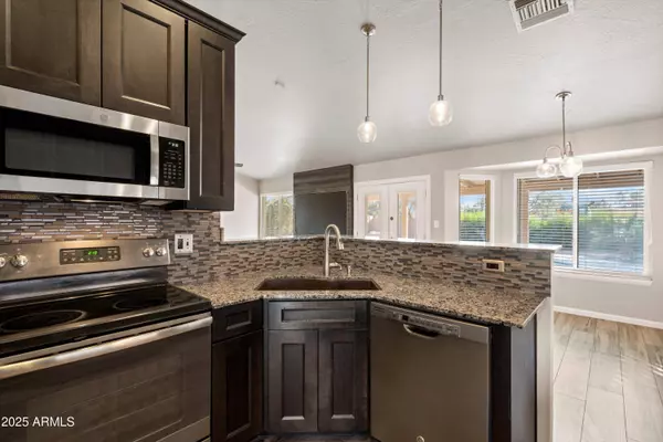 5255 E GREENWAY Circle, Mesa, AZ 85205