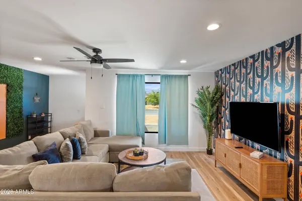 3727 E YALE Street, Phoenix, AZ 85008