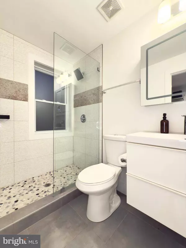 749 HAMILTON ST NW, Washington, DC 20011