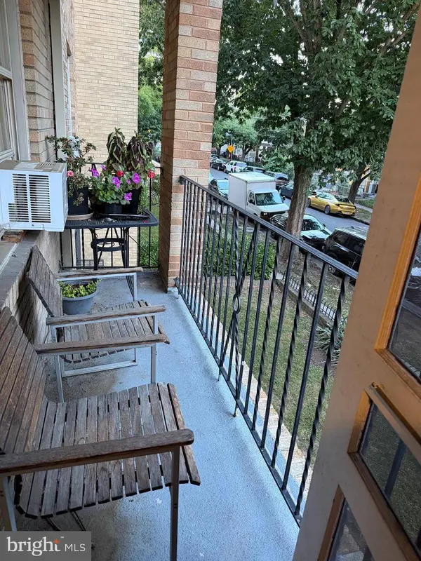 939 LONGFELLOW ST NW #103, Washington, DC 20011