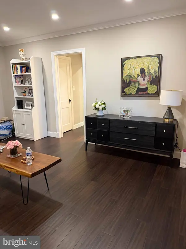 939 LONGFELLOW ST NW #103, Washington, DC 20011