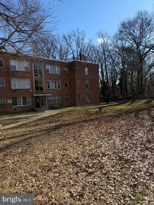 514 RIDGE RD SE #111, Washington, DC 20019