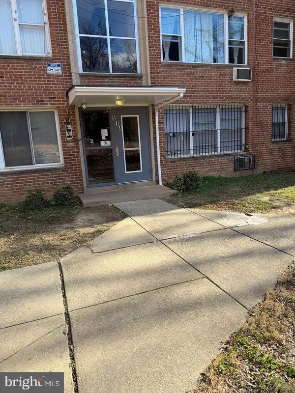 514 RIDGE RD SE #111, Washington, DC 20019