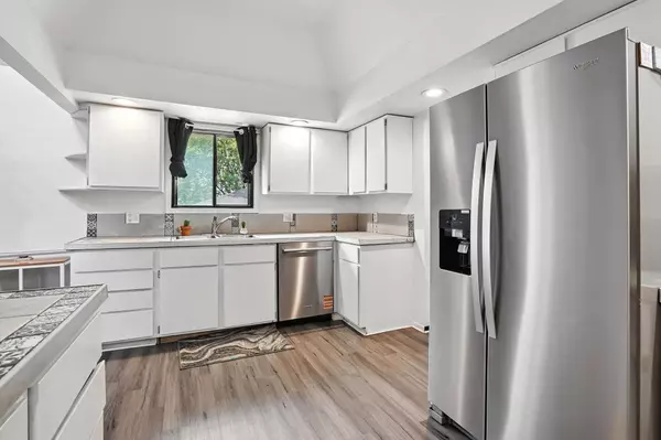 314 E Gray Street, Des Moines, IA 50315