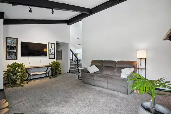 314 E Gray Street, Des Moines, IA 50315