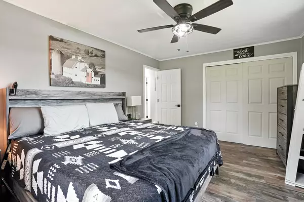 630 S Oak Park Avenue, Colfax, IA 50054