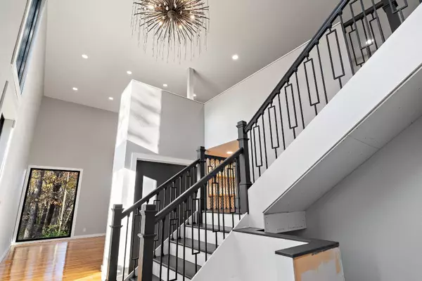 2090 SE Browns Woods Ridge, West Des Moines, IA 50265