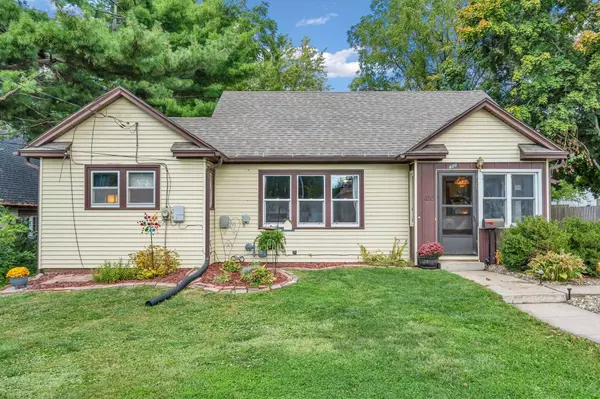 620 S 5th Avenue W, Newton, IA 50208