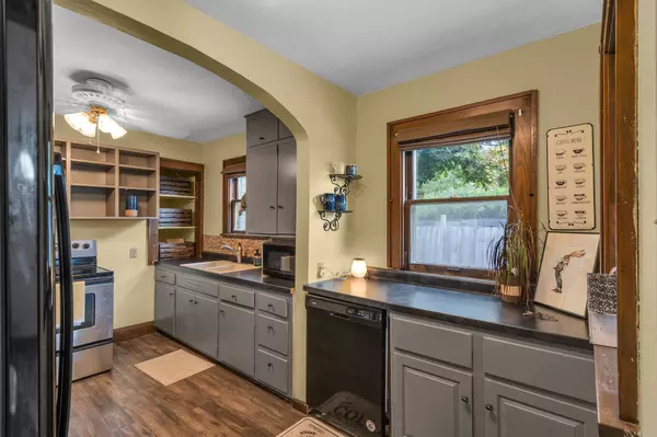 620 S 5th Avenue W, Newton, IA 50208