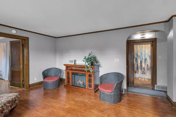 620 S 5th Avenue W, Newton, IA 50208