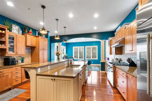 9136 Wooded Point Drive, Johnston, IA 50131