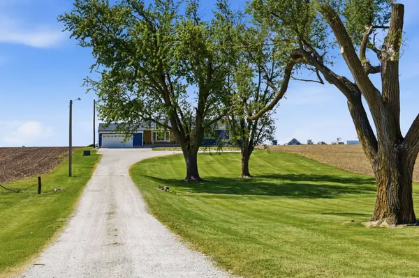 208 Main Street, IA 52585