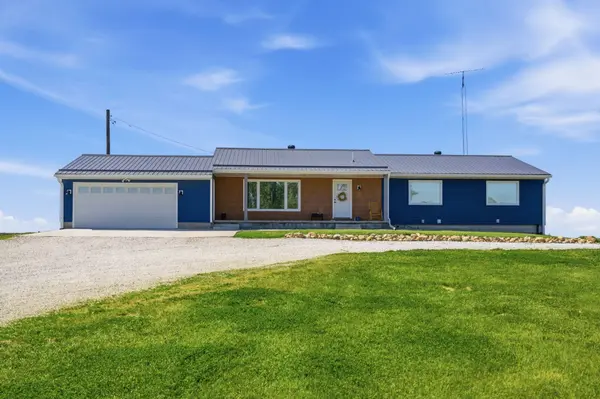 208 Main Street, IA 52585