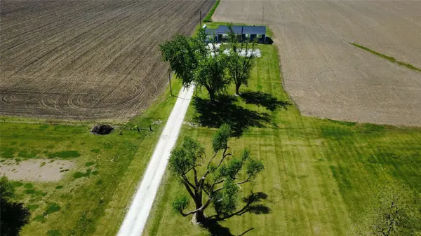 208 Main Street, IA 52585