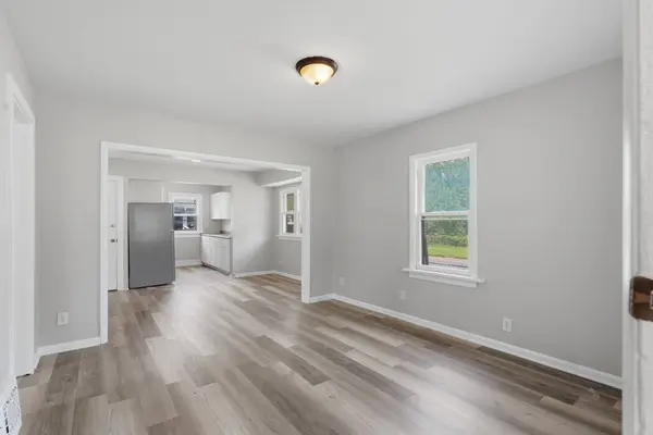 2554 E Grand Avenue, Des Moines, IA 50317