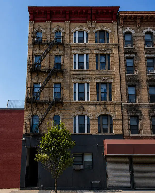 300 N. 8th Street, Williamsburg, NY 11211