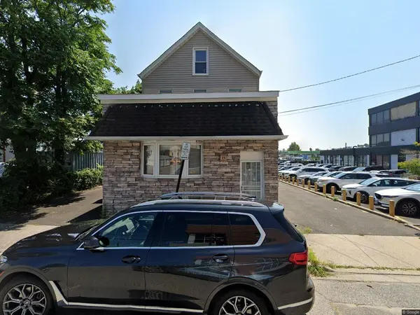 15 E. Carl Street, Hicksville, NY 11801