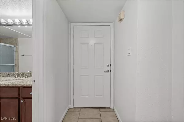 745 Oakmont AVE #1007, Las Vegas, NV 89109