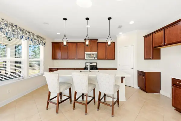 469 Cypress Trails Dr, Jacksonville, FL 32081-6044