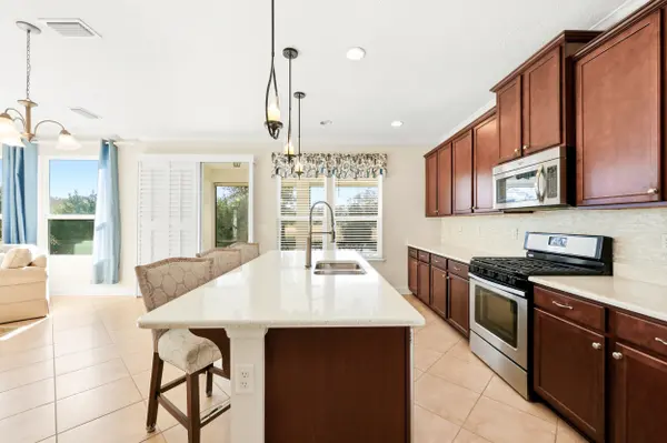 469 Cypress Trails Dr, Jacksonville, FL 32081-6044