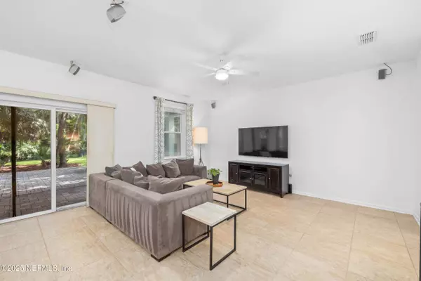 25 HOWLAND DR, Ponte Vedra, FL 32081