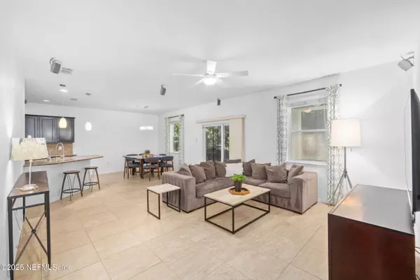 25 HOWLAND DR, Ponte Vedra, FL 32081