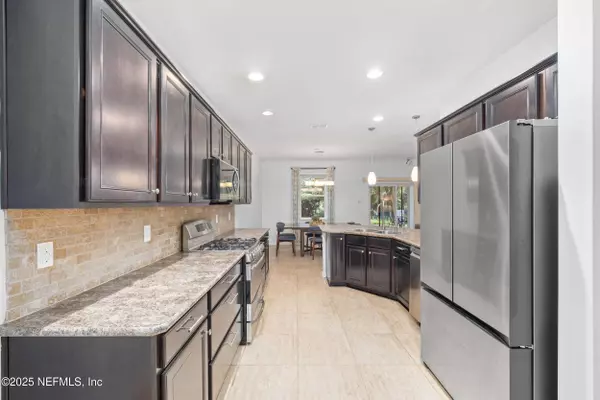 25 HOWLAND DR, Ponte Vedra, FL 32081