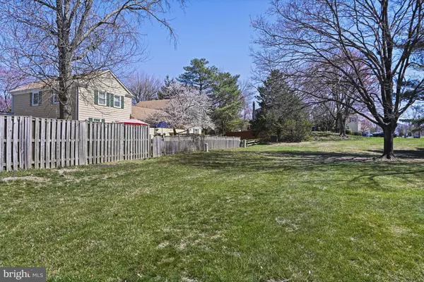 716 PALMER DR, Herndon, VA 20170