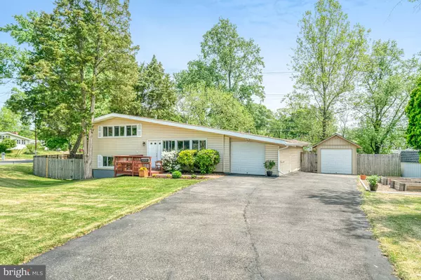 4001 IVANHOE LN, Alexandria, VA 22310