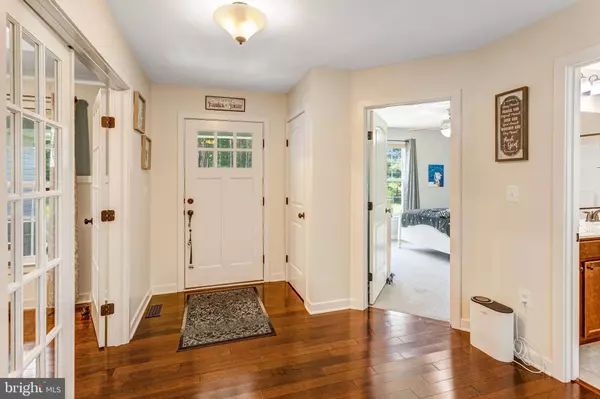 963 WHITE OAK RD, Fredericksburg, VA 22405