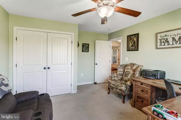 963 WHITE OAK RD, Fredericksburg, VA 22405