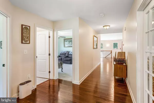 963 WHITE OAK RD, Fredericksburg, VA 22405