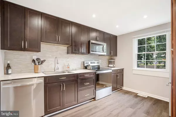 12703 CARLSBAD CT, Herndon, VA 20171