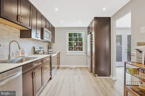 12703 CARLSBAD CT, Herndon, VA 20171