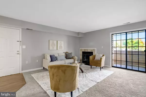 6902 MARY CAROLINE CIR #E, Alexandria, VA 22310