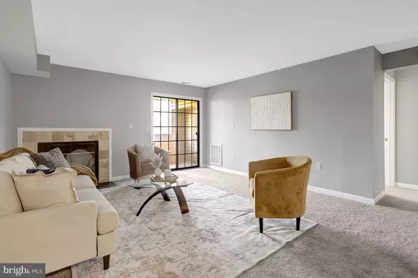 6902 MARY CAROLINE CIR #E, Alexandria, VA 22310