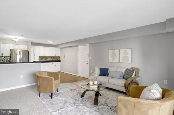 6902 MARY CAROLINE CIR #E, Alexandria, VA 22310