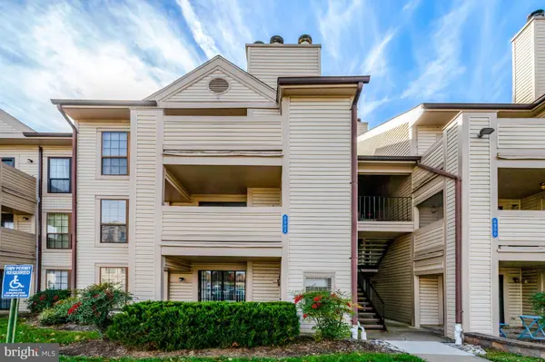 6902 MARY CAROLINE CIR #E, Alexandria, VA 22310