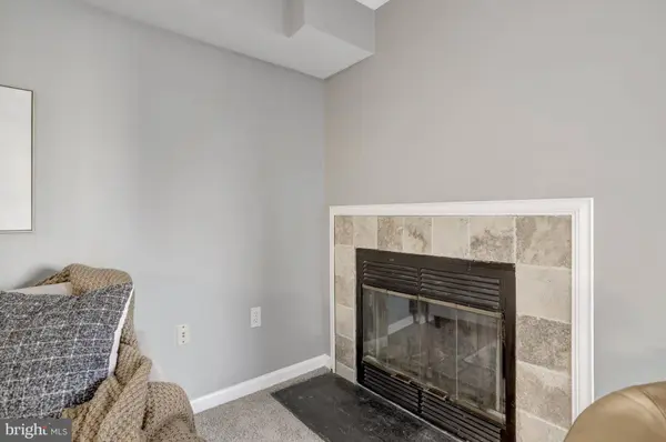 6902 MARY CAROLINE CIR #E, Alexandria, VA 22310