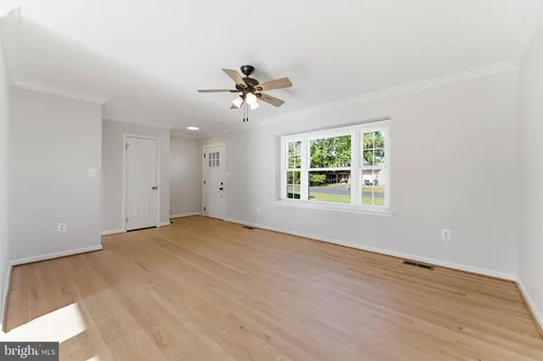 4508 OLD FIELD DR, Gainesville, VA 20155