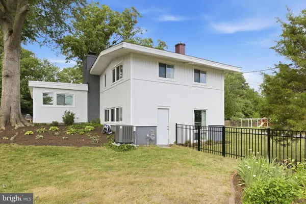 4000 JAVINS DR, Alexandria, VA 22310