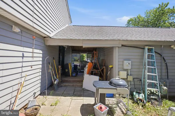 109 HARVEST LN, Sterling, VA 20164