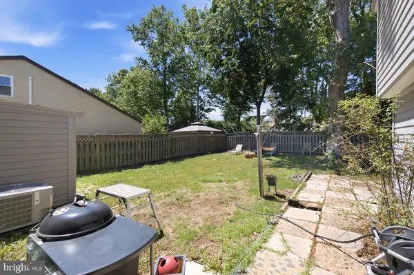 109 HARVEST LN, Sterling, VA 20164