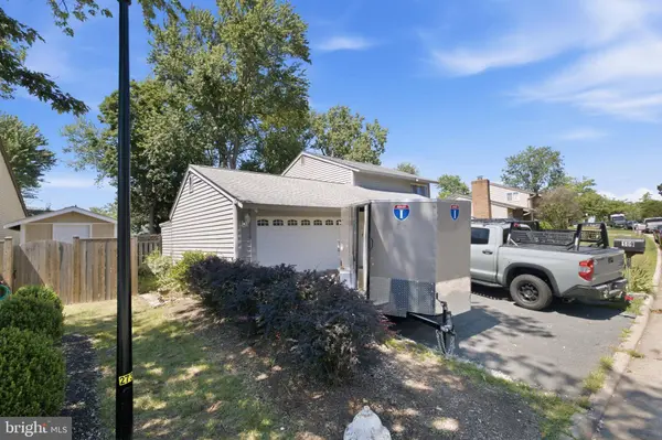 109 HARVEST LN, Sterling, VA 20164