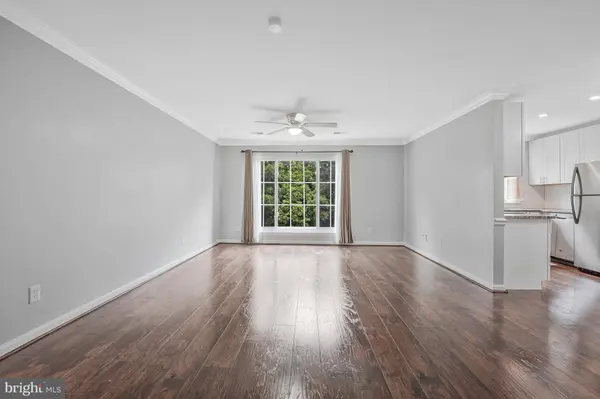 1127 HUNTMASTER TER NE #202, Leesburg, VA 20176